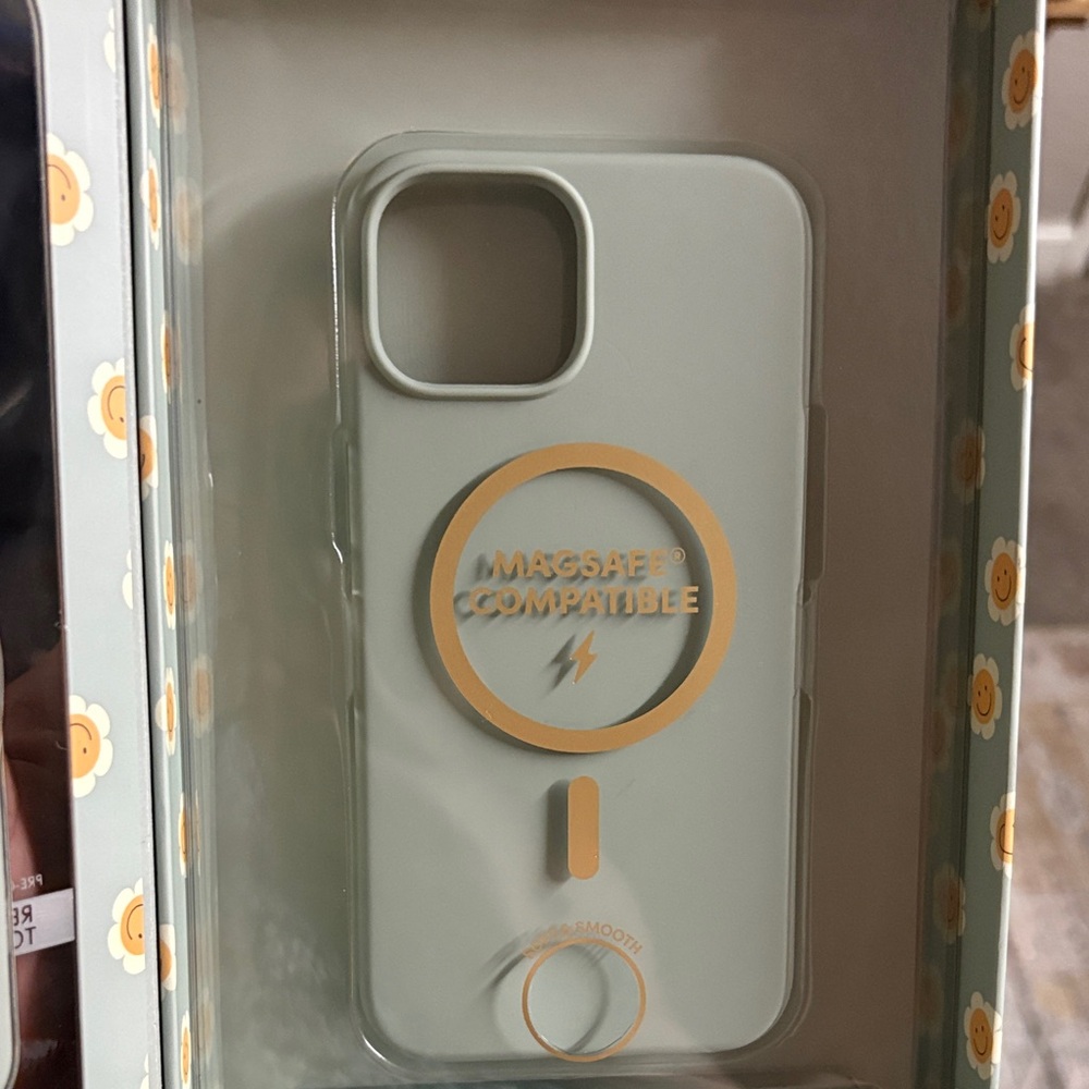 MagSafe Compatible Phone Case - Green